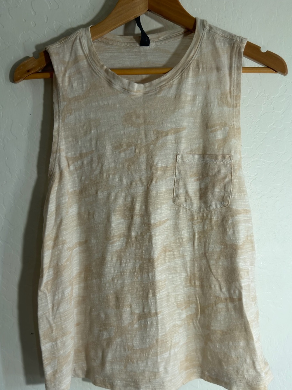 Vuori Beige Slub Cotton Pocket Tank Top Women’s Medium